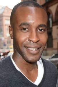 الممثل Otoja Abit