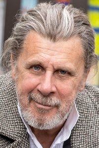 الممثل Paul Dewdney