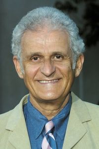 المخرج Peter Bonerz