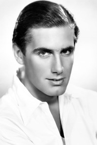 المخرج Peter Glenville