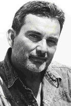 الممثل Peter Gonzales Falcon