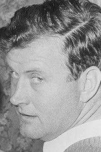 المخرج Peter Graham Scott