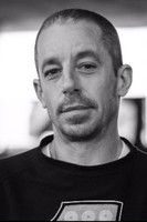 المخرج Peter Hewitt