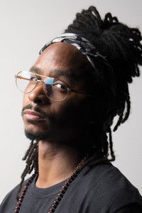 المخرج R.T. Thorne