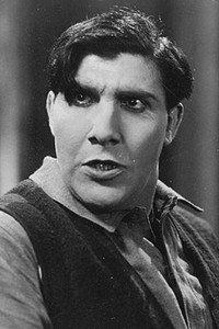 الممثل Raoul Poole