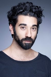 الممثل Ray Panthaki