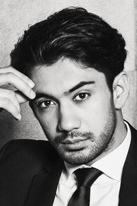 الممثل Reza Rahadian