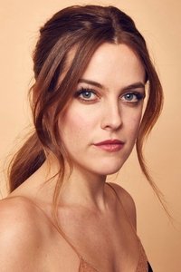الممثل Riley Keough