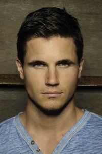 الممثل Robbie Amell
