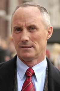الممثل Robert John Burke