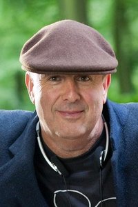 المخرج Roger Michell