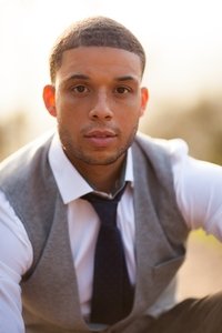 الممثل Roland Buck III