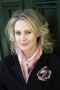 الممثل Roz Hammond