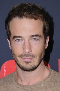 الممثل Ryan Carnes