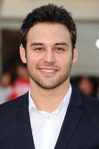الممثل Ryan Guzman