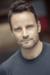 الممثل Ryan Robbins