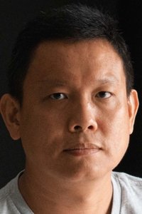 الممثل Sakda Kaewbuadee