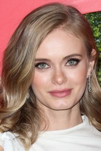 الممثل Sara Paxton