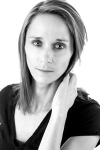 الممثل Sarah McGuire