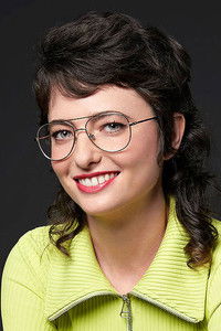 الممثل Sarah Sherman