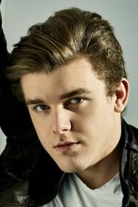 الممثل Sean Ryan Fox