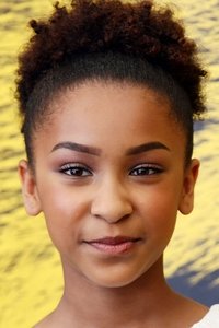 الممثل Sennia Nanua