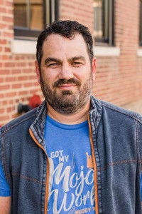 المخرج Shane Dax Taylor