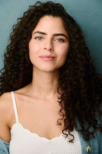 الممثل Shannon Gisela