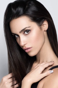 الممثل Shiva Negar