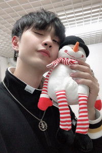 الممثل Shujun Lu