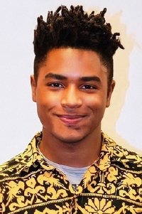 الممثل Sidney Santiago