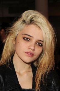 الممثل Sky Ferreira