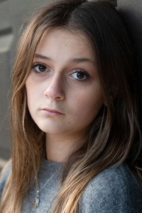 الممثل Sophie Fergi