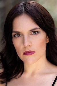 الممثل Stephanie Izsak