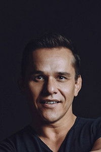 الممثل Steve Cardenas