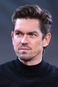 الممثل Steve Howey