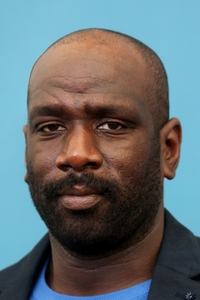 الممثل Steve Tientcheu