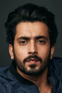 الممثل Sunny Singh