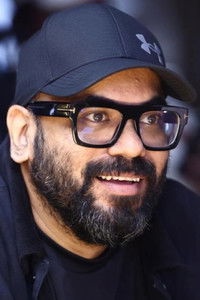 المخرج Suparn Varma