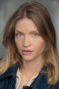 الممثل Syama Rayner