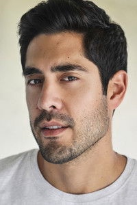 الممثل Tai Hara