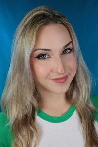 الممثل Tatum Ames