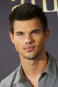الممثل Taylor Lautner