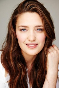 الممثل Tess Haubrich