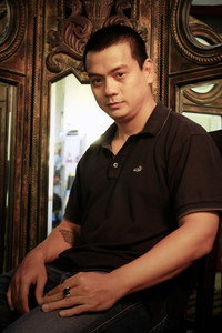 الممثل Thai Hoa