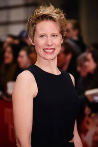 المخرج Thea Sharrock