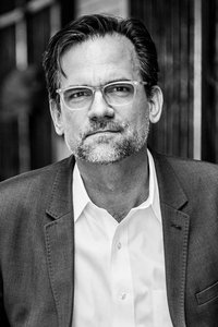 المخرج Thom Zimny