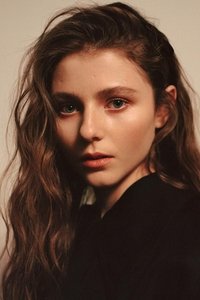 الممثل Thomasin McKenzie