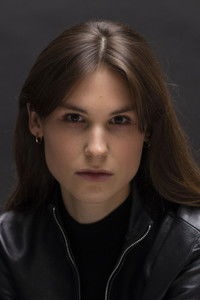 الممثل Tindra Monsen