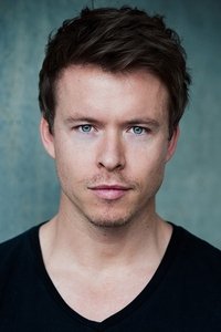 الممثل Todd Lasance